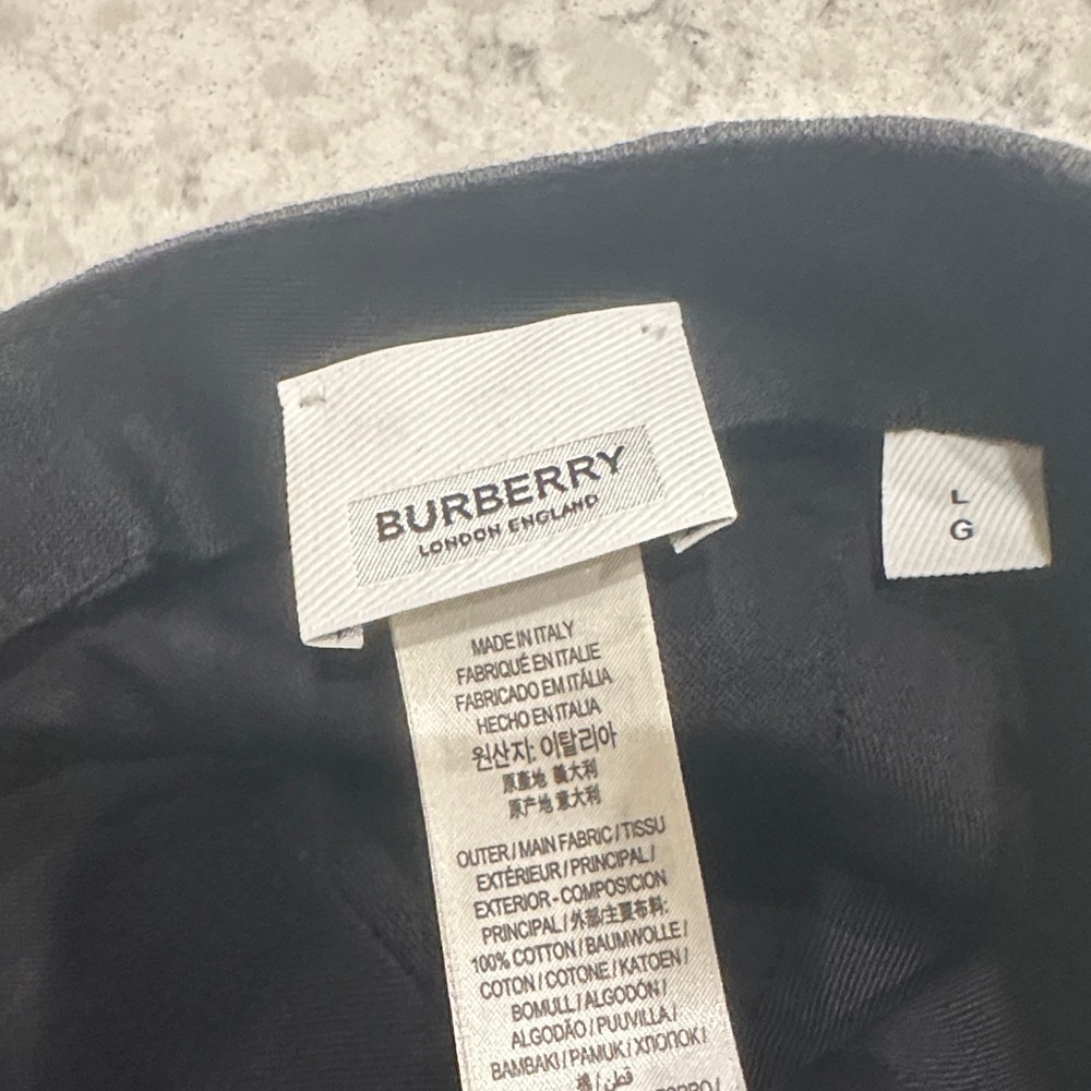 Burberry Charcoal Cap with White Tag - Picture 2 of 2